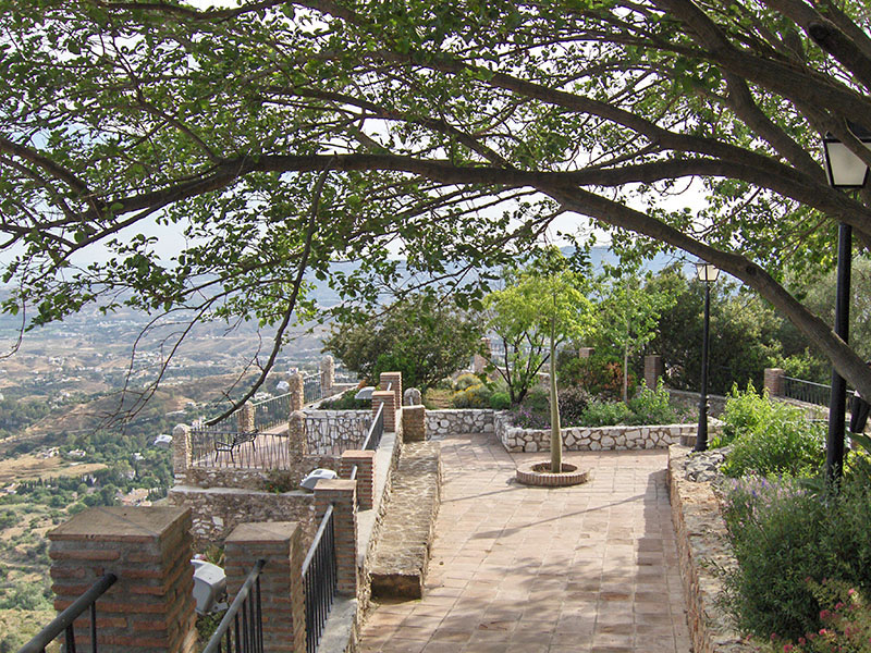 La Muralla de Mijas, Mirador y Jardines